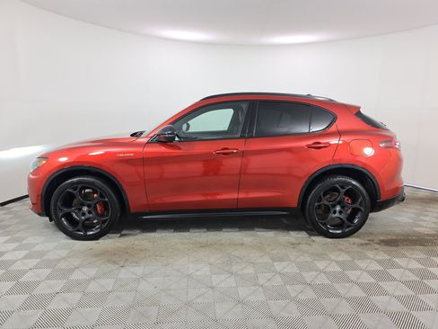 Used 2024 Alfa Romeo Stelvio Veloce AWD/4WD image 4