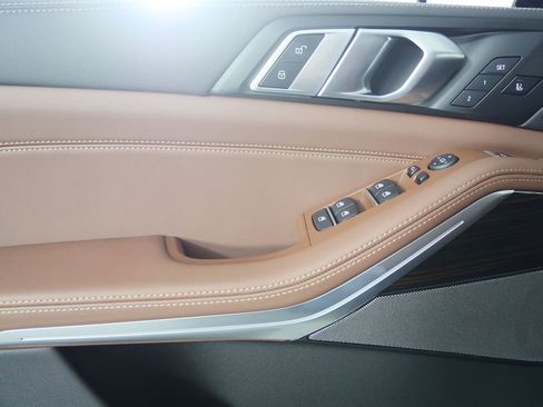 Used 2026 BMW X5 xDrive40i w/ M Sport Package image 8