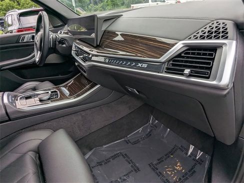 Used 2024 BMW X5 xDrive40i w/ Premium Package image 34