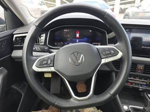 Used 2025 Volkswagen Jetta SE FWD image 11