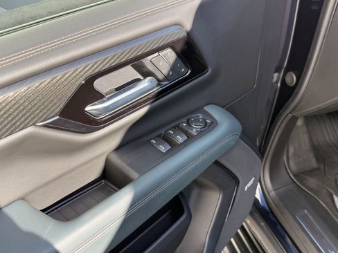 Used 2025 GMC Yukon AT4 w/ LPO, Floor Liner Package image 23