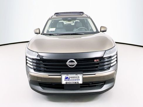 New 2025 Nissan Kicks SR w/ SR Premium Package image 2