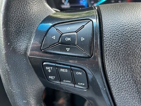 Used 2016 Ford Explorer XLT w/ Equipment Group 202A AWD/4WD image 9