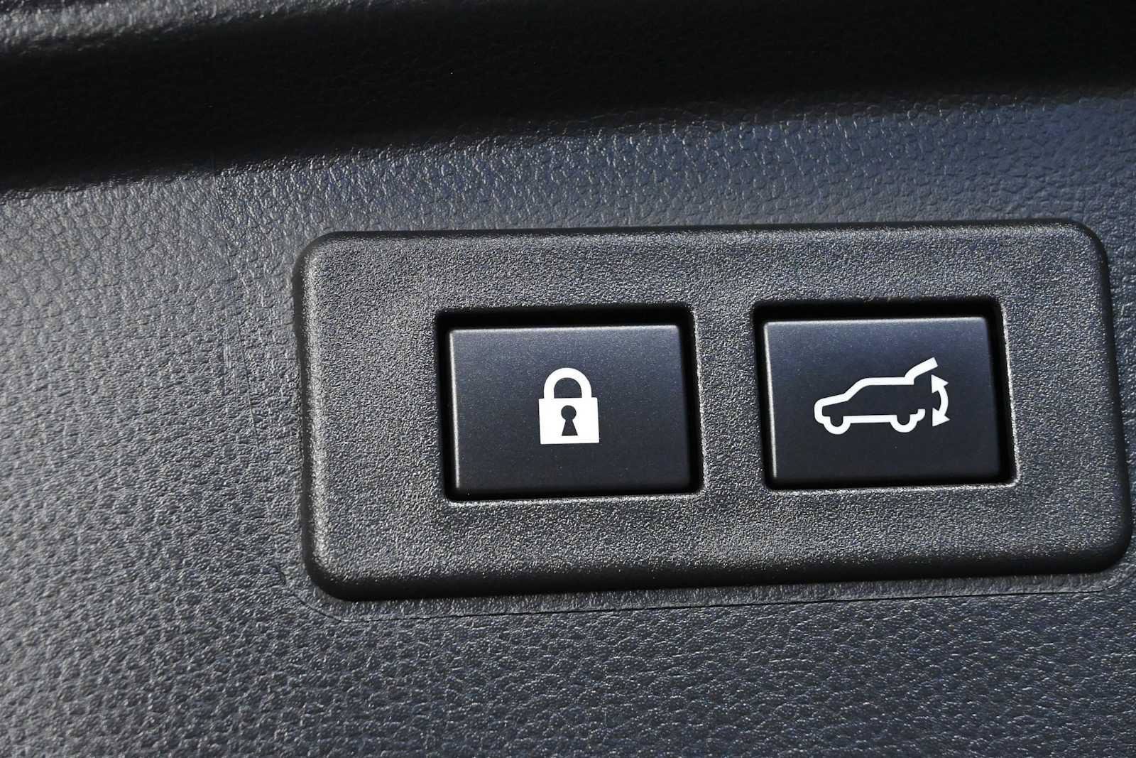 Used 2023 Subaru Outback Premium w/ Popular Package #1 AWD/4WD image 9