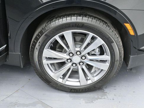 Certified 2025 Cadillac XT5 Premium Luxury AWD/4WD image 36