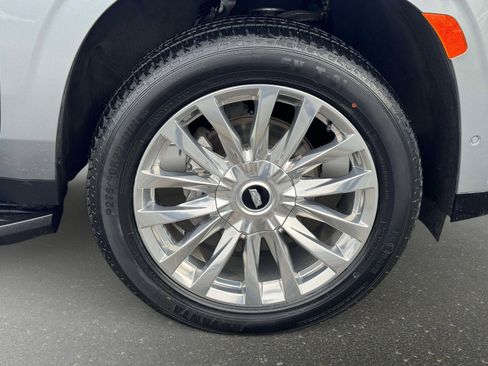 Used 2023 Cadillac Escalade Premium Luxury w/ Performance Package image 8