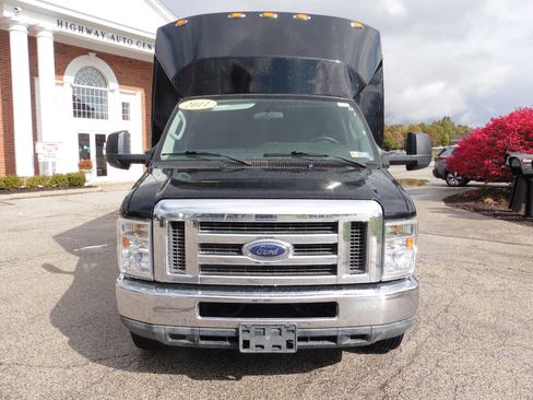 Used 2011 Ford E-450 and Econoline 450 Super Duty w/ Shuttle Bus Prep Pkg image 8