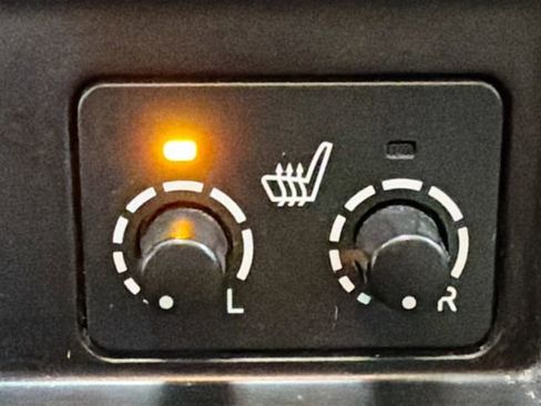 Used 2012 Toyota Highlander Limited w/ Tow Pkg image 18