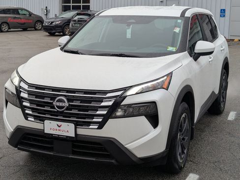 New 2026 Nissan Rogue SV image 3