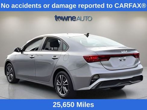 Used 2023 Kia Forte LXS w/ LXS Technology Package FWD image 3