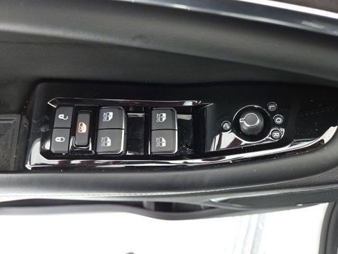 Used 2023 Jeep Grand Cherokee Overland w/ Luxury Tech Group IV image 58