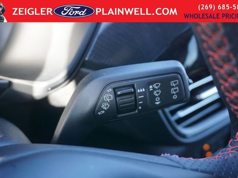 Used 2025 Ford Escape ST-Line image 25