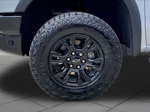 Used 2024 Chevrolet Silverado 1500 ZR2 w/ Technology Package AWD/4WD image 11