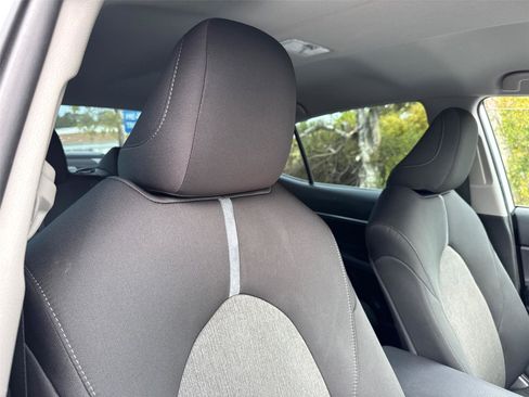 Used 2021 Toyota Camry LE image 14