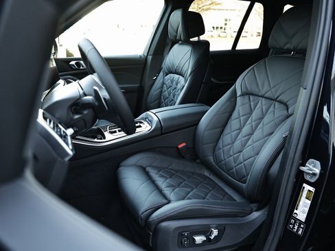 New 2026 BMW X5 M60i w/ Climate Comfort Package image 21