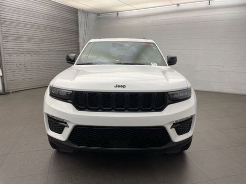 New 2025 Jeep Grand Cherokee Limited w/ Black Appearance Package image 6