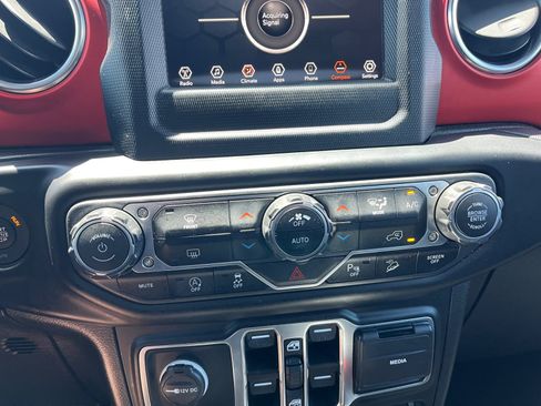 Certified 2020 Jeep Wrangler Unlimited Rubicon w/ LED Lighting Group AWD/4WD image 24