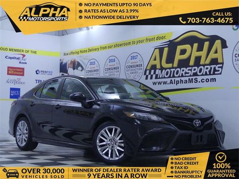 Used 2021 Toyota Camry SE AWD/4WD image 1