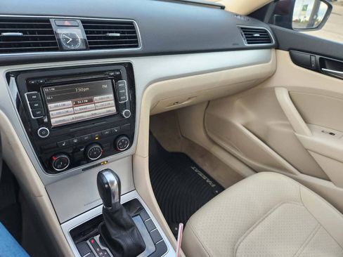 Used 2013 Volkswagen Passat 2.5 SE FWD image 23
