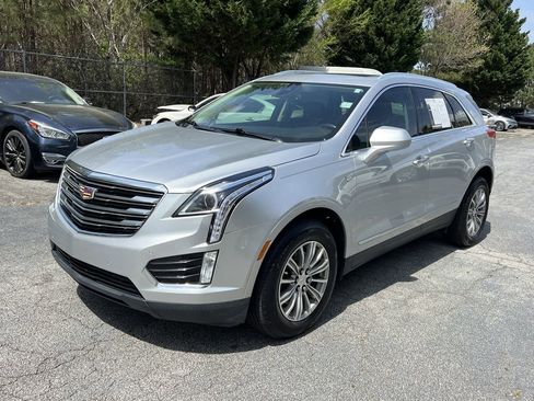 Used 2018 Cadillac XT5 Luxury w/ Driver Awareness Package FWD image 3