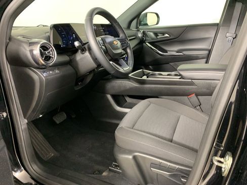 Used 2025 Chevrolet Equinox LT image 28