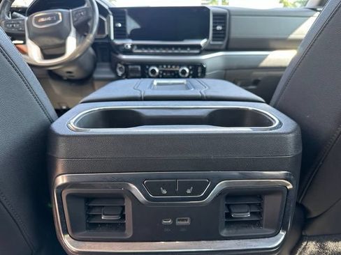 Used 2022 GMC Sierra 1500 SLT w/ SLT Premium Plus Package AWD/4WD image 18