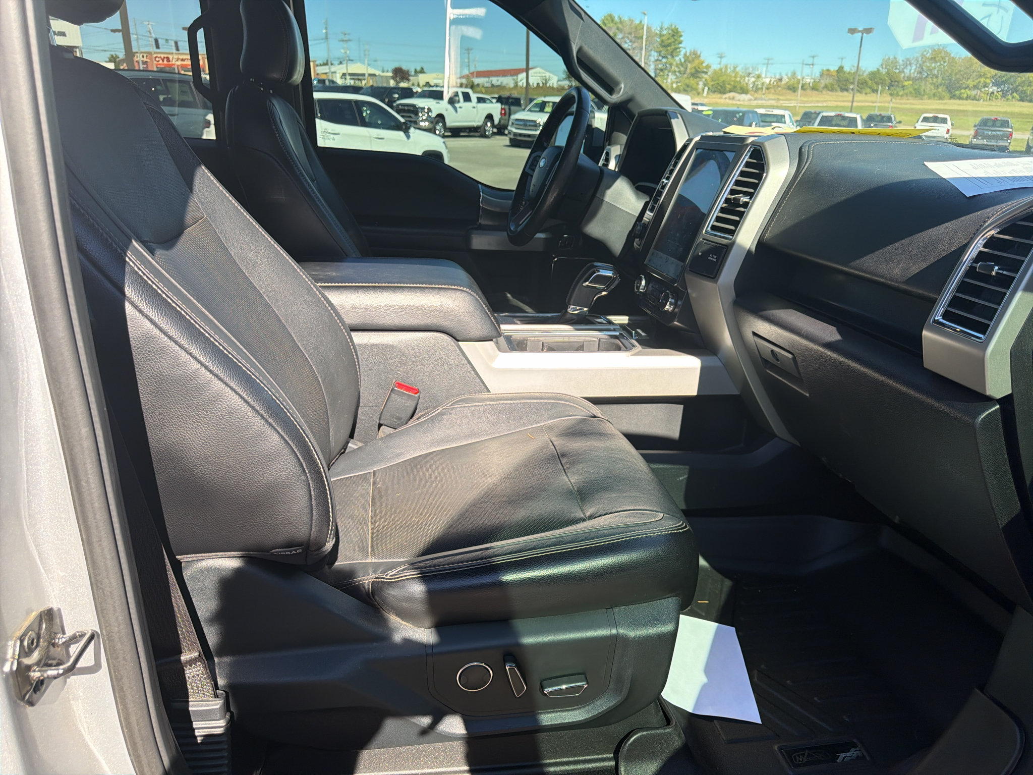 Used 2015 Ford F150 Lariat AWD/4WD image 19