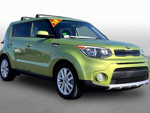 Used 2018 Kia Soul + FWD image 10