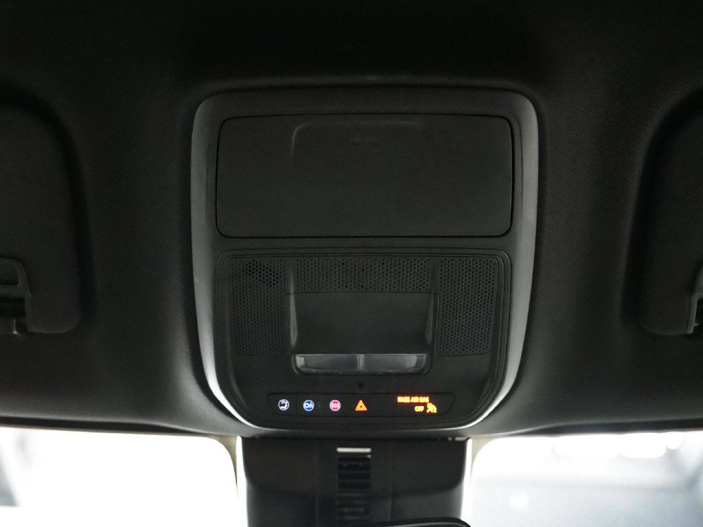 Used 2025 GMC Acadia Elevation w/ Black Edition FWD image 25