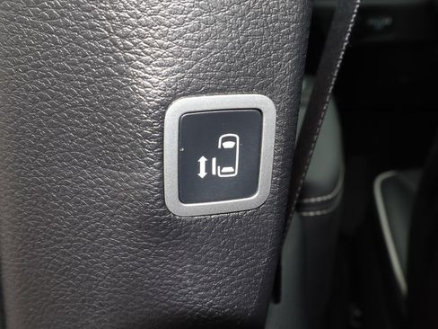 New 2026 Chrysler Pacifica Limited w/ S Appearance Package image 18