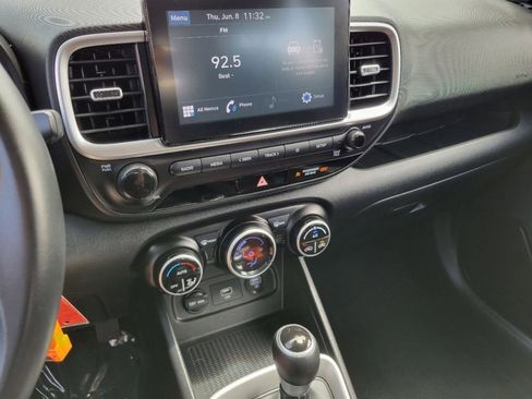 Used 2021 Hyundai Venue SEL FWD image 27