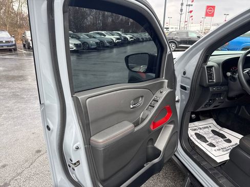 Used 2024 Nissan Frontier PRO-4X w/ Off-Road Protection Package image 11