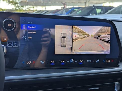 New 2025 Chevrolet Traverse LT w/ Enhanced Driving Package image 27