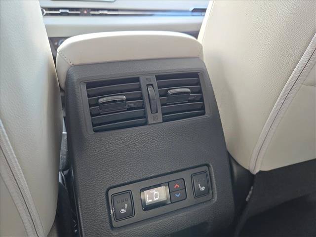 Used 2023 Mitsubishi Outlander SEL FWD image 14
