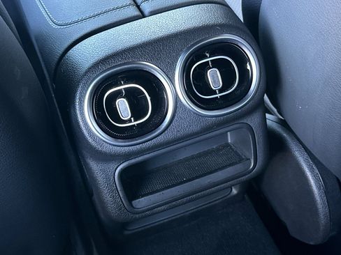 Certified 2025 Mercedes-Benz GLC 300 4MATIC image 30