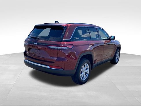 Used 2023 Jeep Grand Cherokee Limited AWD/4WD image 3