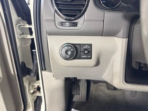 Used 2014 Buick Enclave Leather FWD image 19
