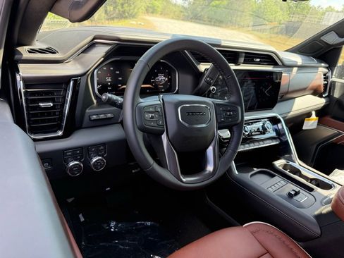 New 2026 GMC Sierra 3500 Denali Ultimate AWD/4WD image 3