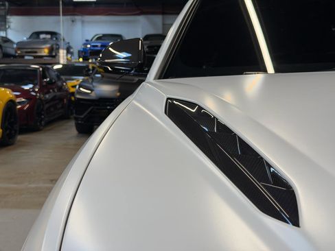 Used 2023 Lamborghini Urus Performante AWD/4WD image 39