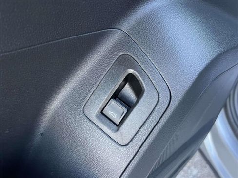 Used 2022 Volkswagen Atlas Cross Sport SEL Premium R-Line image 18