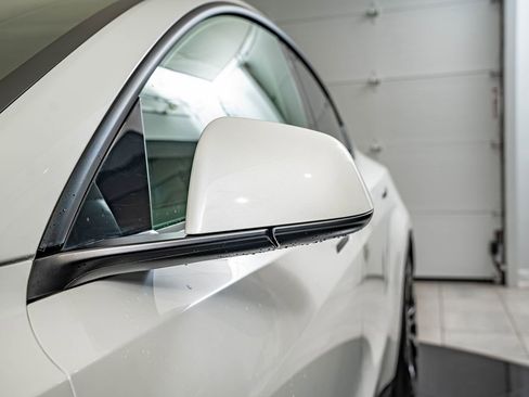 Used 2022 Tesla Model Y Performance AWD/4WD image 9