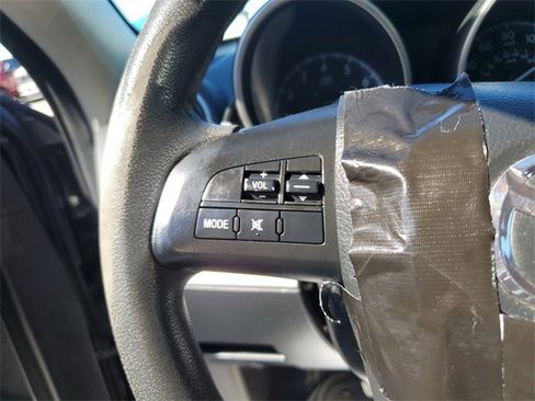 Used 2013 MAZDA MAZDA3 i SV image 11