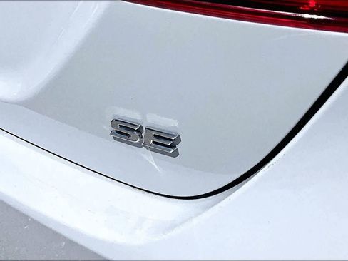 Used 2023 Toyota Camry SE FWD image 10