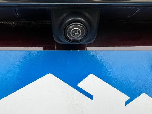 Used 2023 GMC Yukon AT4 image 31