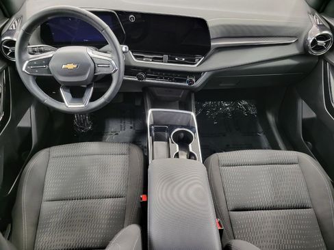 Used 2025 Chevrolet Equinox LT w/ Safety and Technology Package image 6