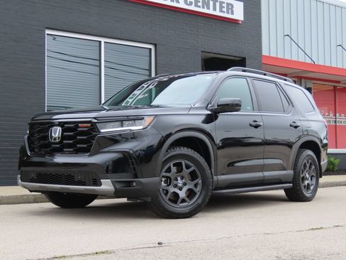 Used 2024 Honda Pilot TrailSport image 8