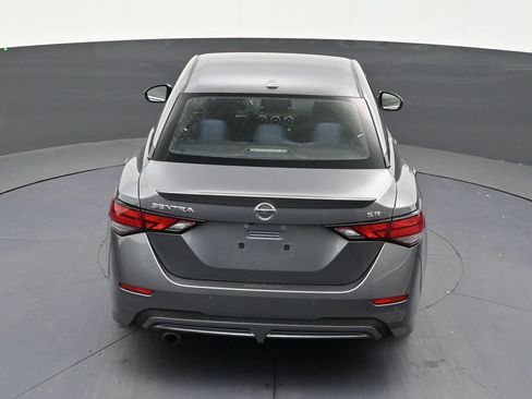 Used 2022 Nissan Sentra SR w/ Electronics Package FWD image 16