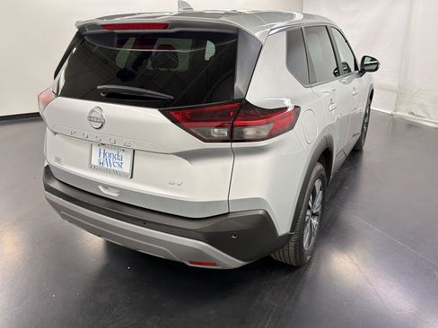 Used 2023 Nissan Rogue SV image 9