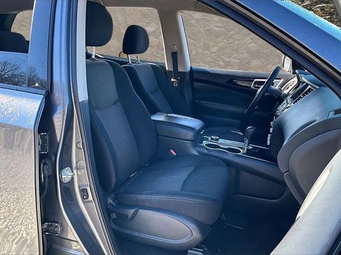 Used 2020 Nissan Pathfinder S image 7