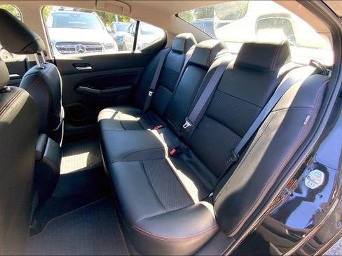 Used 2023 Nissan Altima 2.5 SR AWD/4WD image 16